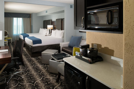 Holiday Inn Express and Suites Kansas City Airport , MO 64153 near Kansas City International Airport View Point 15