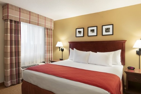 Country Inn & Suites by Radisson, Cedar Rapids Airport , IA 52404 near The Eastern Iowa Airport View Point 12