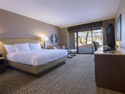 Hilton Phoenix Airport , AZ 85034 near Sky Harbor International Airport View Point 15