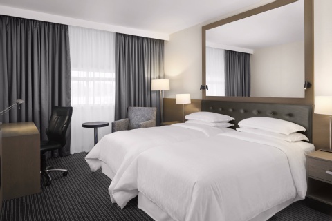 Sheraton Heathrow Hotel ,  UB7 0HJ near Heathrow Airport View Point 10