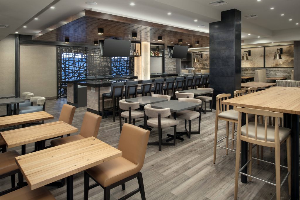 Delta Hotels by Marriott Seattle Everett , WA 98201 near Snohomish County Airport (paine Field) View Point 13