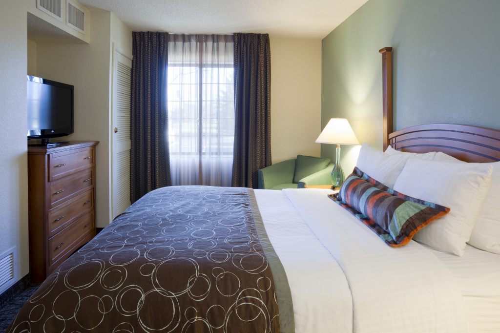 Candlewood Suites Eagan Arpt South - Mall Area, an IHG Hotel , MN 55122 near Minneapolis-saint Paul International Airport (wold-chamberlain Field) View Point 23