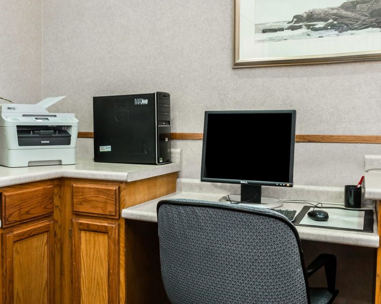 Econo Lodge & Suites GRR , MI 49512 near Gerald R. Ford International Airport View Point 5