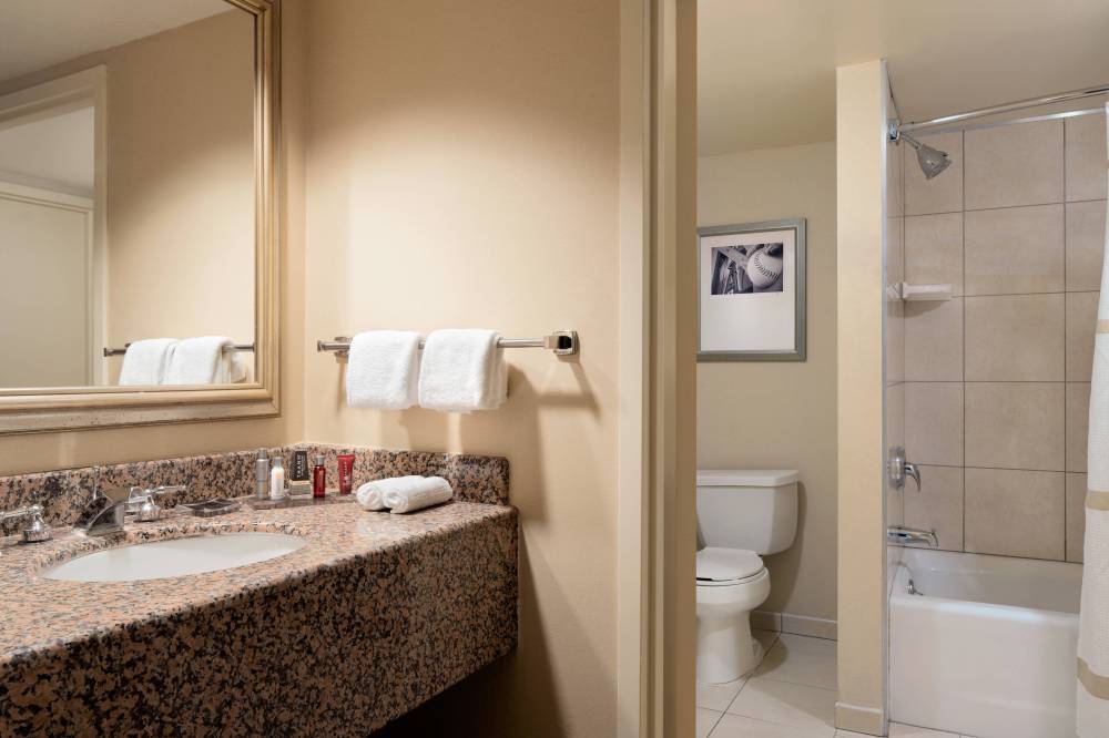 Anaheim Marriott Suites 1