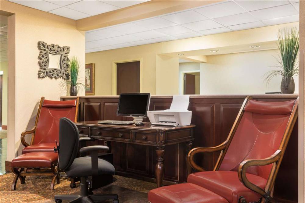Baymont By Wyndham Fayetteville 4