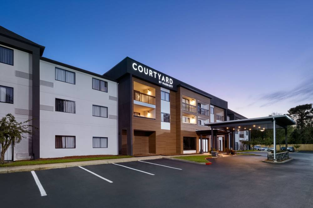 Courtyard By Marriott Mobile 5