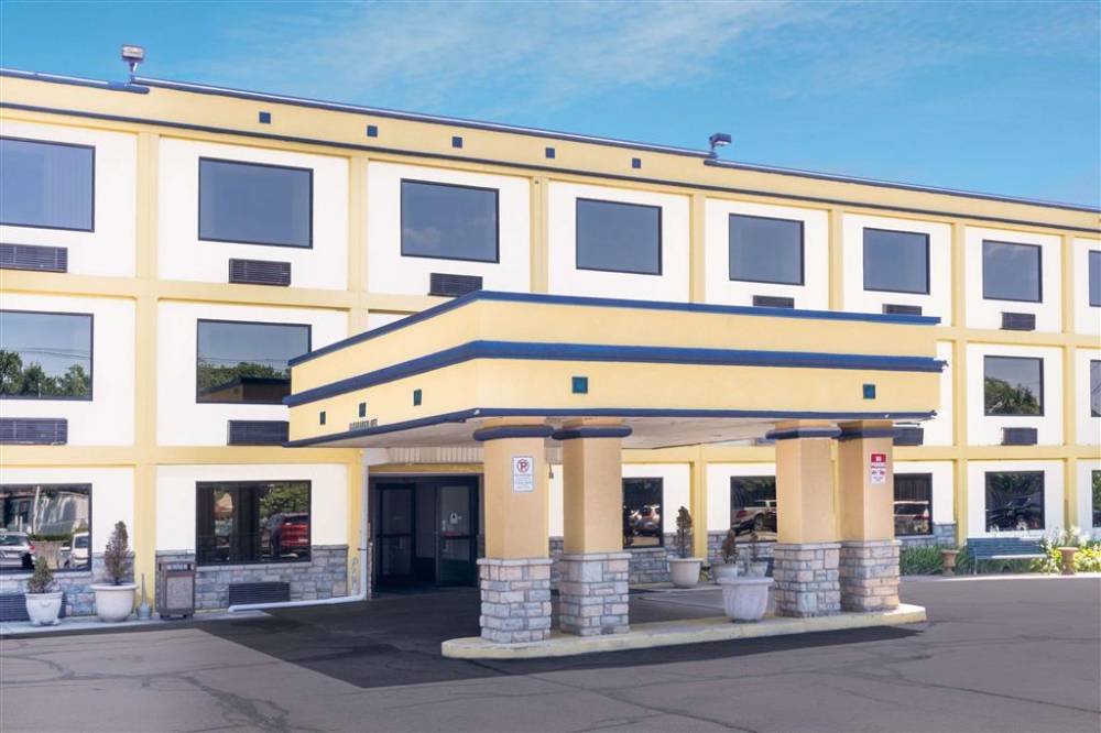 Days Inn By Wyndham Columbus Airport