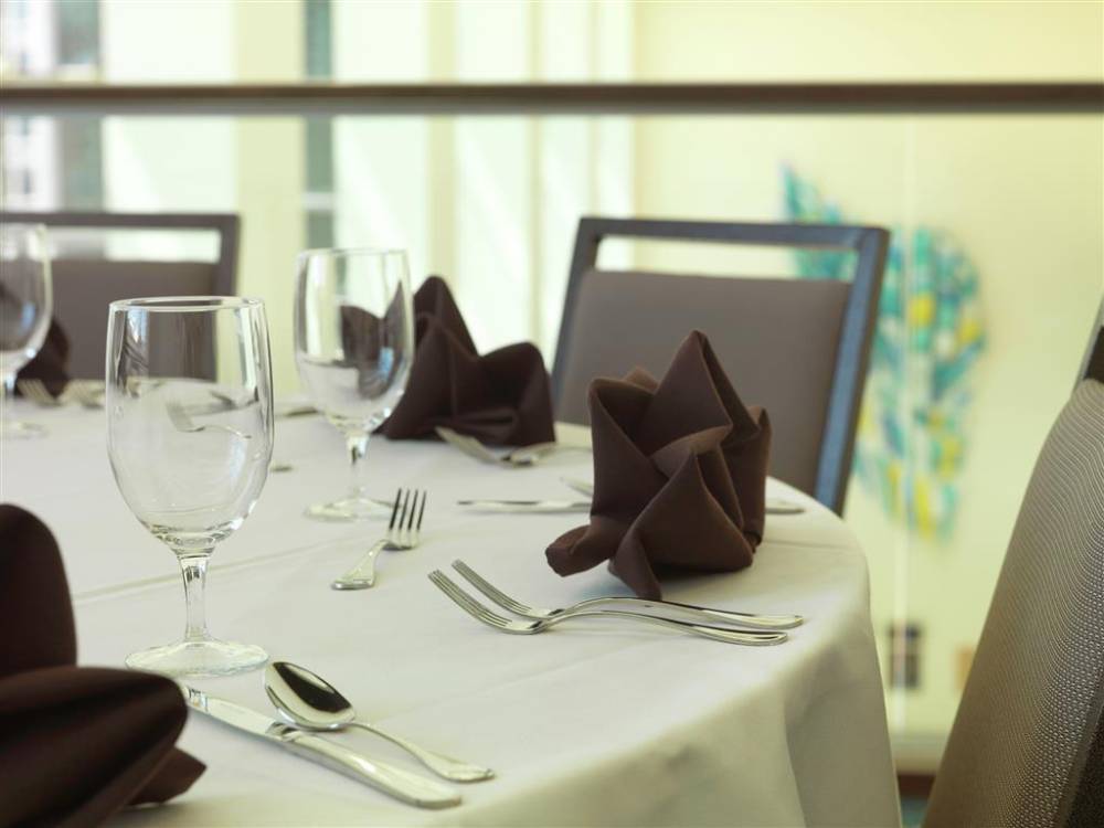 Doubletree By Hilton Cedar Rapids Convention Complex 2