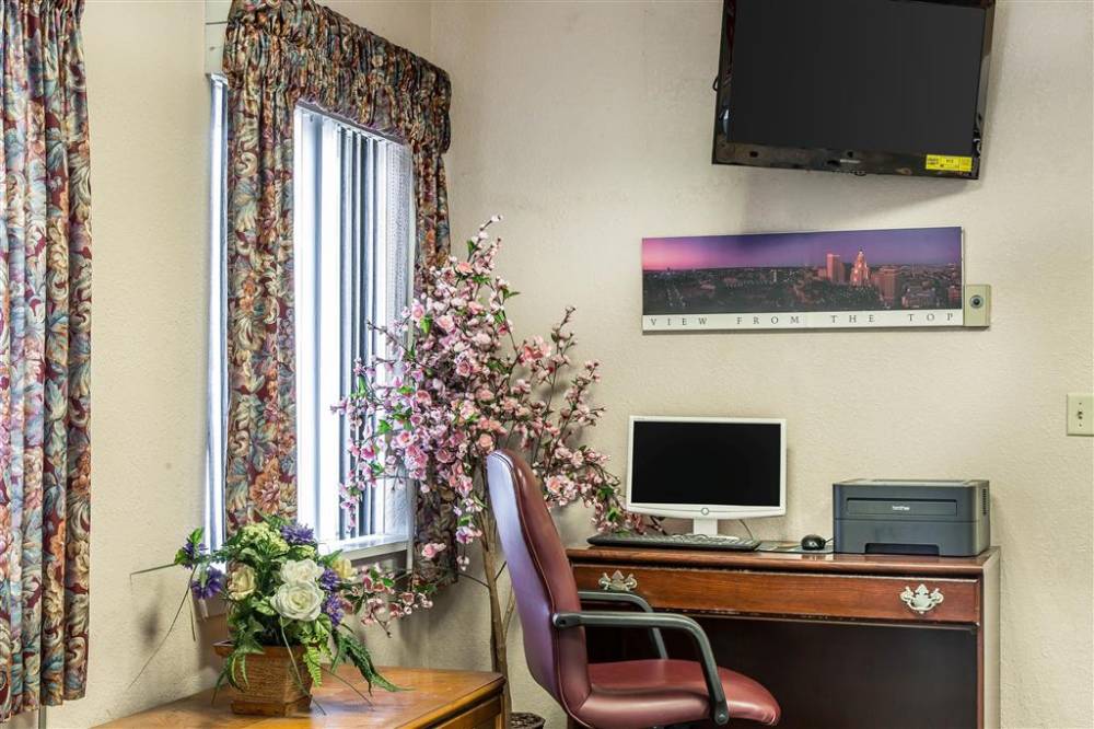Econo Lodge Cranston - Providence 6