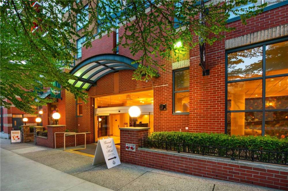Grand Park Htl And Suites Downtown