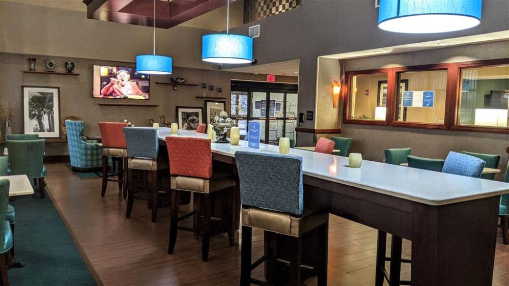 Hampton Inn & Suites Jacksonville - Beach Blvd/mayo Clinic 3
