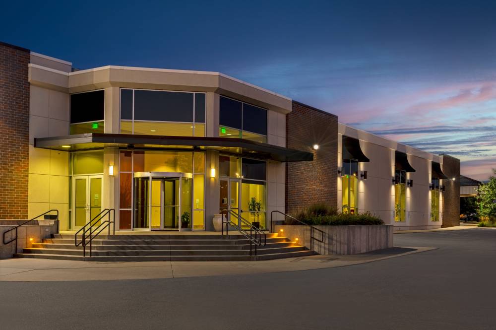 Welcome to Holiday Inn Des Moines-Airport Conf Cen